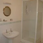 Oyo The White Horse, North Yorkshire 3*