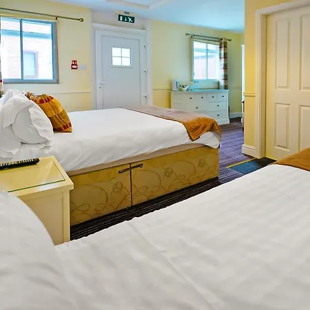 Oyo The White Horse, North Yorkshire Hotel 3*