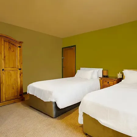 Oyo The White Horse, North Yorkshire Hotel