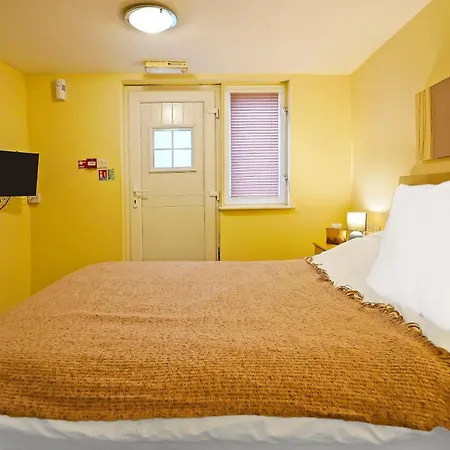 Oyo The White Horse, North Yorkshire