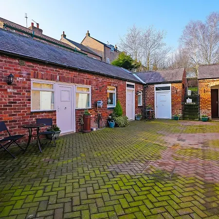 Oyo The White Horse, North Yorkshire Hotel 3*