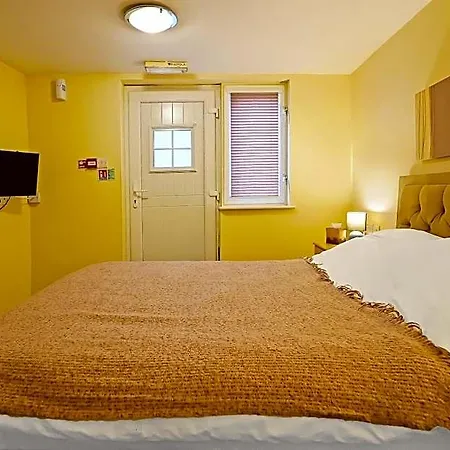 Hotel Oyo The White Horse, North Yorkshire 3*