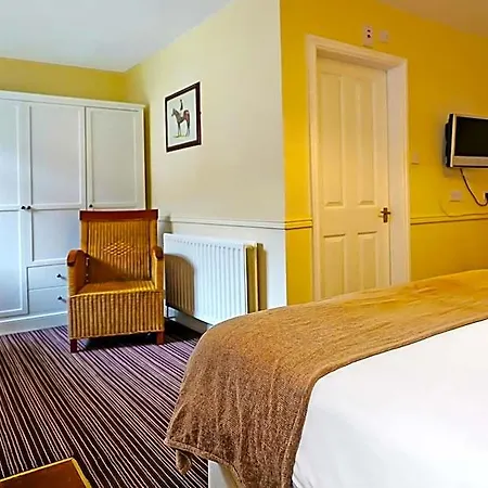 Oyo The White Horse, North Yorkshire Hotel 3*