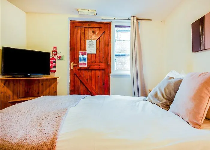 Oyo The White Horse, North Yorkshire 3*