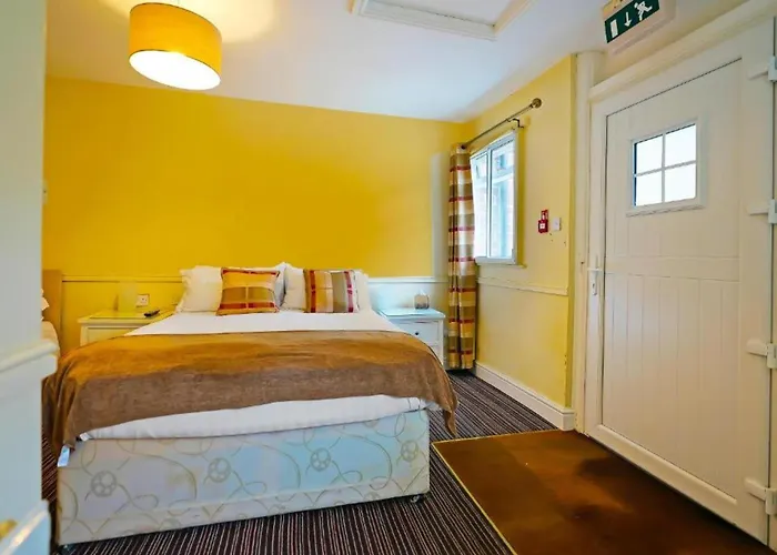 Oyo The White Horse, North Yorkshire Hotel 3*