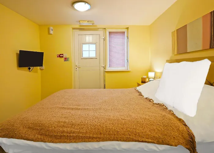 Oyo The White Horse, North Yorkshire