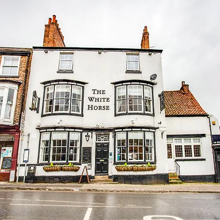 Oyo The White Horse, North Yorkshire 3*