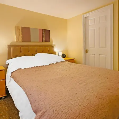 Oyo The White Horse, North Yorkshire 리펀