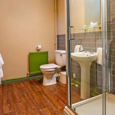 Oyo The White Horse, North Yorkshire