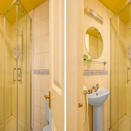 Oyo The White Horse, North Yorkshire Hotel